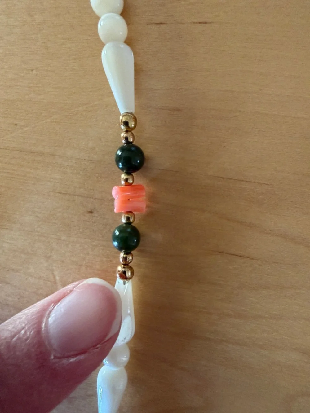Mother of pearl, jade and coral necklace with a barrel clasp EUC